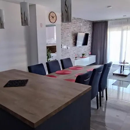 Dalmatia - Three Bedroom With Balcony And Sea View 7 Drage