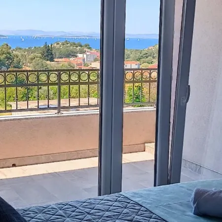 Apartmán Dalmatia - Three Bedroom With Balcony And Sea View 7 *