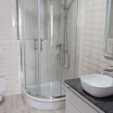 Dalmatia - Three Bedroom With Balcony And Sea View 7 *