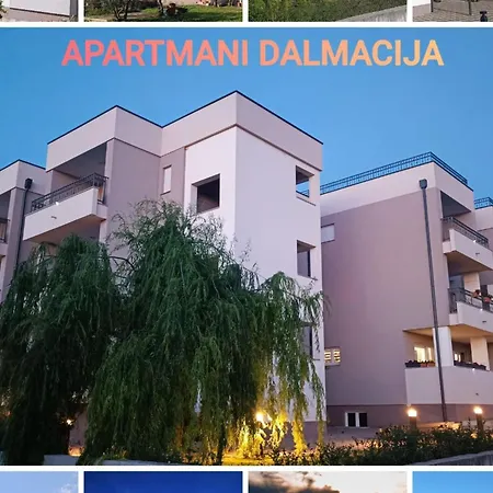 Dalmatia - Three Bedroom With Balcony And Sea View 7 Apartmán